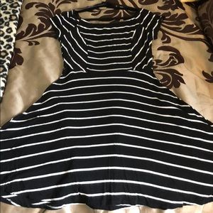 Girls dress black and white stripe